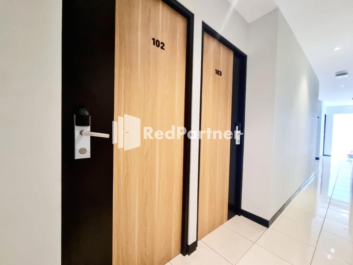 Pandawa Guest House At Ngaliyan Square Mitra Reddoorz Семаранг Экстерьер фото